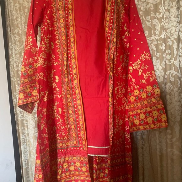 Pakistani Cotton Dress with golden print work - Picture 1 of 9